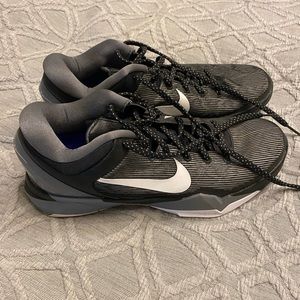 Nike Kobe Mens Basketball Shoes Size US 9.5